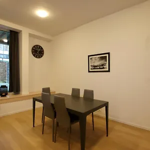Apartament European Institutions, Bruksela