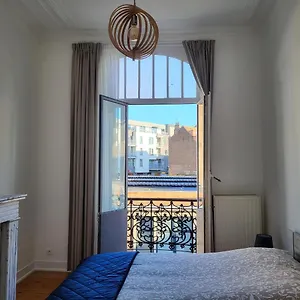 Guest house Bed & Blockchain Private With Shared Bathroom, Brussels