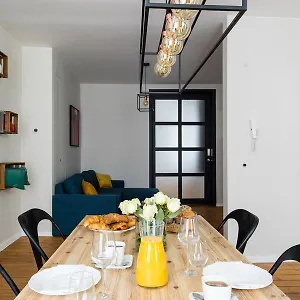 Royal Centre Apartment
